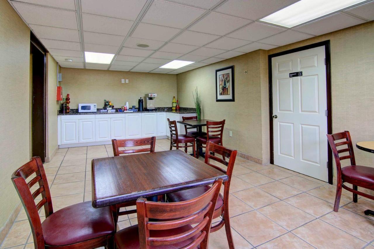 Red Roof Inn Atlanta - Six Flags Lodge West Екстериор снимка
