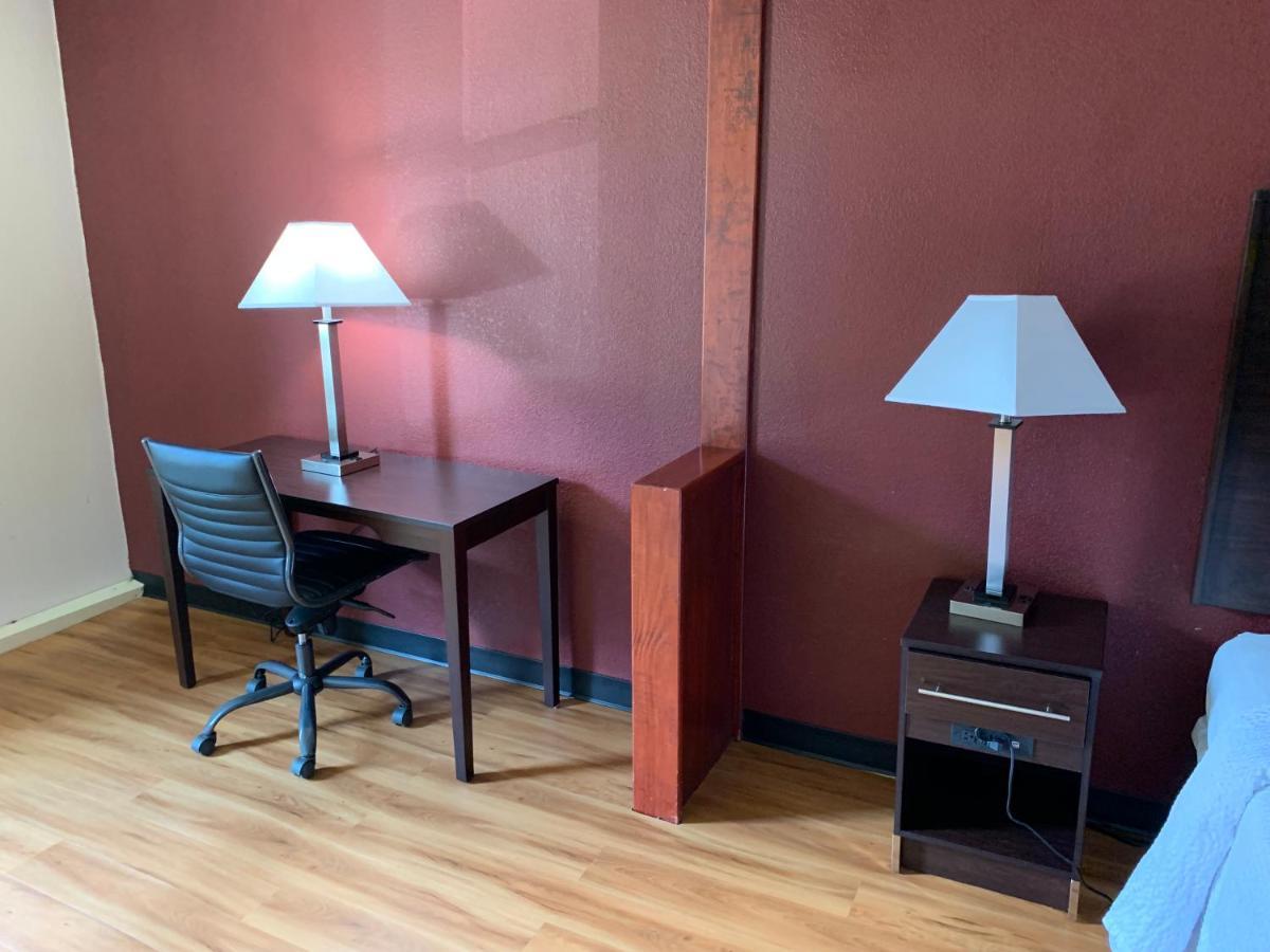 Red Roof Inn Atlanta - Six Flags Lodge West Екстериор снимка