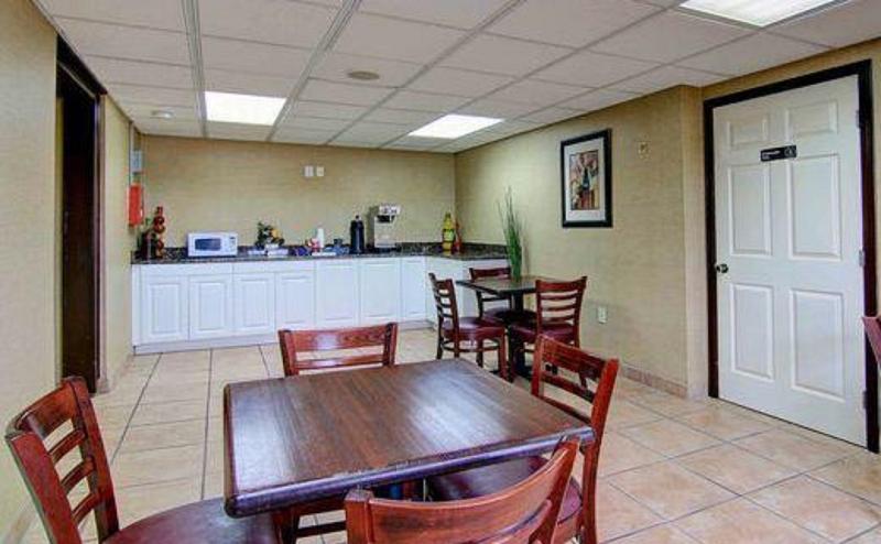 Red Roof Inn Atlanta - Six Flags Lodge West Екстериор снимка